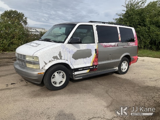 (South Beloit, IL) 2002 Chevrolet Astro Passenger Van Runs & Moves) (Brake System Non-Operational, C