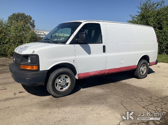 (South Beloit, IL) 2011 Chevrolet Express 2500 Cargo Van Runs & Moves) (Transmission Performance Con
