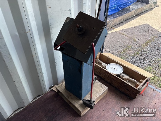 (Superior, WI) Pneumatic part rotator NOTE: This unit is being sold AS IS/WHERE IS via Timed Auction