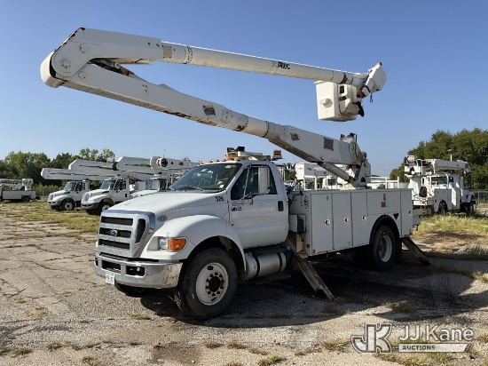 (Mineral Wells, TX) Altec AA755, Material Handling Bucket Truck rear mounted on 2013 Ford F-750 Regu