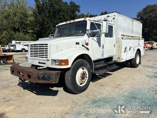 (Memphis, TN) 2002 International 4700 Crew-Cab Enclosed Service Truck, Municipal Owned Runs & Moves