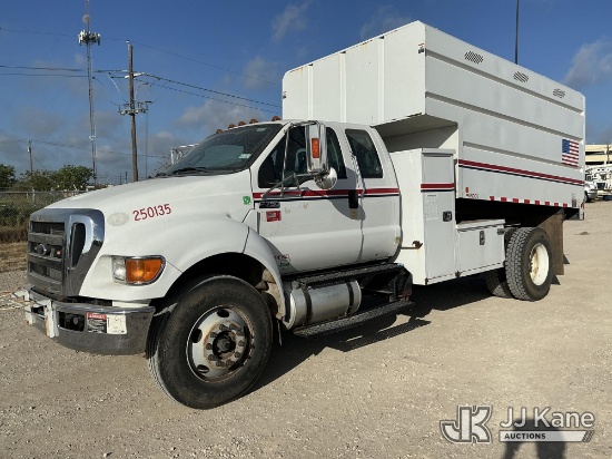 (Waxahachie, TX) 2015 Ford F750 Extended-Cab Chipper Dump Truck Runs, Moves & Dump Operates) (Dash W