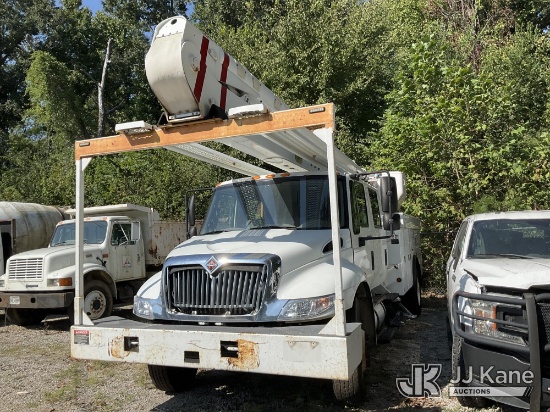 (Memphis, TN) Altec AA55E, Articulating Non-Over Center Bucket Truck center mounted on 2011 Internat