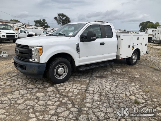 (South Beloit, IL) 2017 Ford F250 Extended-Cab Service Truck Runs & Moves) (Dash Warning Indicators