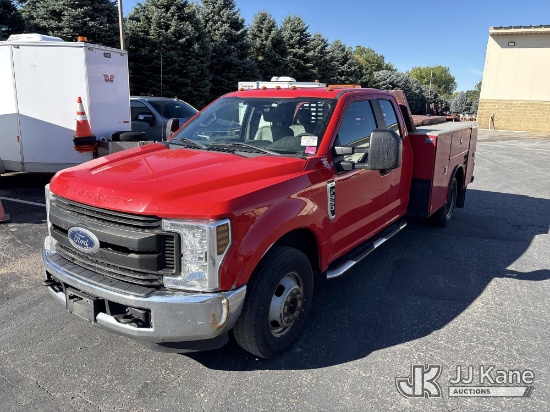 (Maple Lake, MN) 2019 Ford F350 Extended-Cab Enclosed Service Truck Runs & Moves) (Seller States: Ne