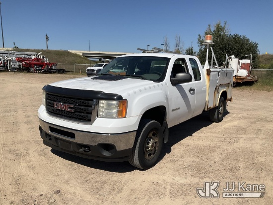 (Shakopee, MN) 2011 GMC Sierra 2500HD 4x4 Extended-Cab Service Truck Runs & Moves) (Dash Warning Ind