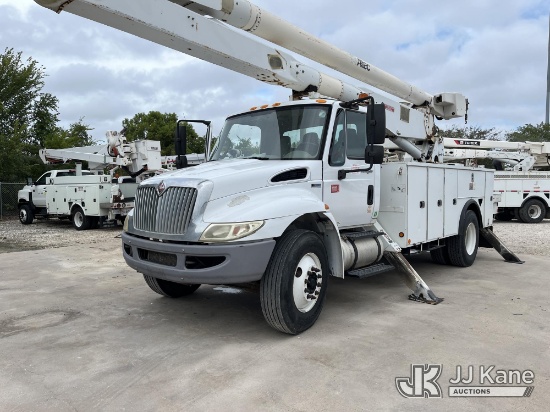 (Channelview, TX) Altec AA755, Material Handling Bucket Truck rear mounted on 2014 International Dur