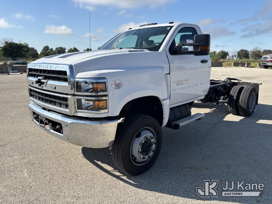 (Kansas City, MO) 2024 Chevrolet Silverado Medium Duty Cab & Chassis Runs & Moves