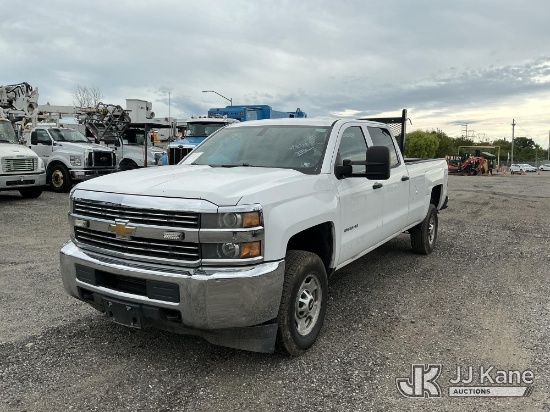 (Plymouth Meeting, PA) 2015 Chevrolet Silverado 2500HD Crew-Cab Pickup Truck Runs & Moves) (Dash War