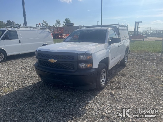 (Louisville, OH) 2015 Chevrolet Silverado 1500 Pickup Truck Not Running, Condition Unknown) (Exterio