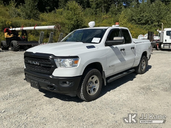 (Shrewsbury, MA) 2020 RAM 1500 4x4 Extended-Cab Pickup Truck Runs & Moves