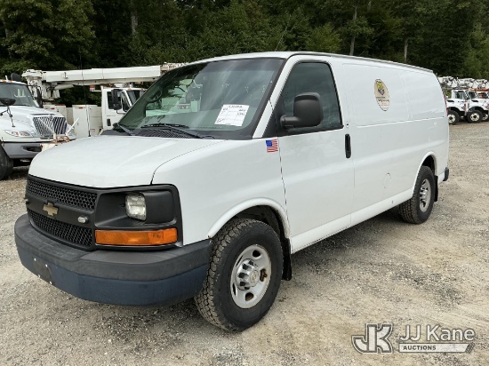 (Shrewsbury, MA) 2013 Chevrolet Express 3500 Cargo Van CNG Only) (Runs & Moves) (Dash Warning Indica
