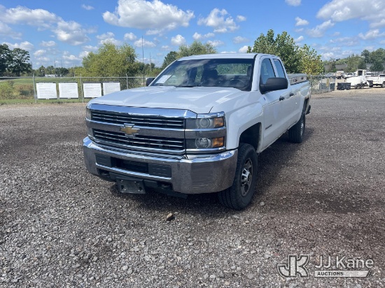 (Louisville, OH) 2016 Chevrolet Silverado 2500HD 4x4 Extended-Cab Pickup Truck Runs & Moves) (Dash W