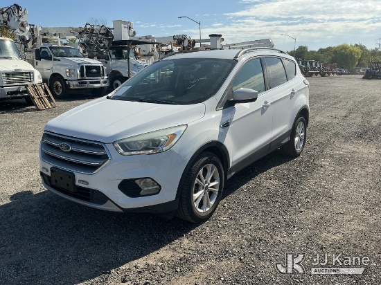 (Plymouth Meeting, PA) 2017 Ford Escape SE 4-Door Sport Utility Vehicle Runs & Moves