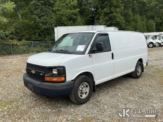 (Shrewsbury, MA) 2013 Chevrolet Express 3500 Cargo Van Runs & Moves