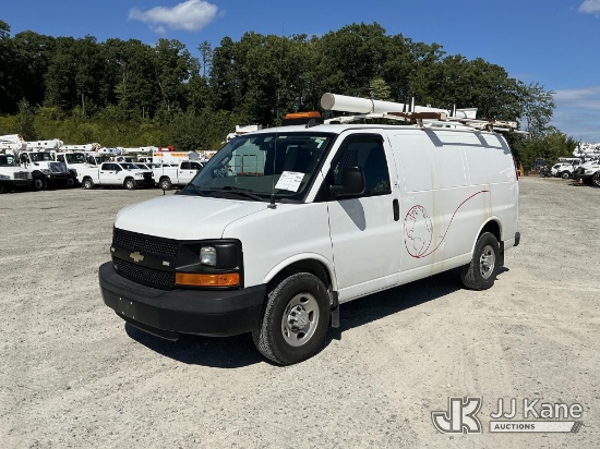 (Shrewsbury, MA) 2016 Chevrolet Express 3500 Cargo Van Runs & Moves