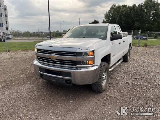 (Louisville, OH) 2018 Chevrolet Silverado 2500HD 4x4 Extended-Cab Pickup Truck Runs & Moves) (Dash W