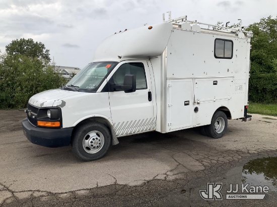 (South Beloit, IL) 2011 Chevrolet Express G3500 Cutaway Enclosed Service Van Runs, Moves, & Crane Op