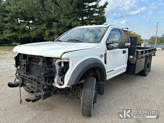 (Ashland, OH) 2019 Ford F-550 Flatbed/Service Truck Runs & Moves) (Collision Issues, Dash Warning In