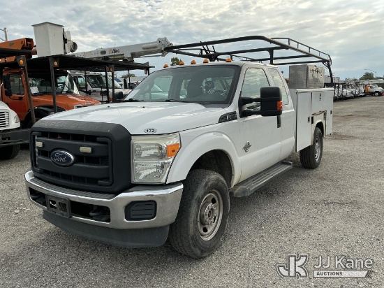 (Plymouth Meeting, PA) 2015 Ford F350 Extended-Cab Service Truck Runs & Moves) (Dash Warning Indicat