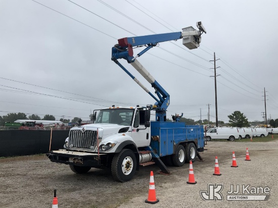 (Charlotte, MI) HiRanger TL55, Articulating & Telescopic Material Handling Bucket Truck center mount