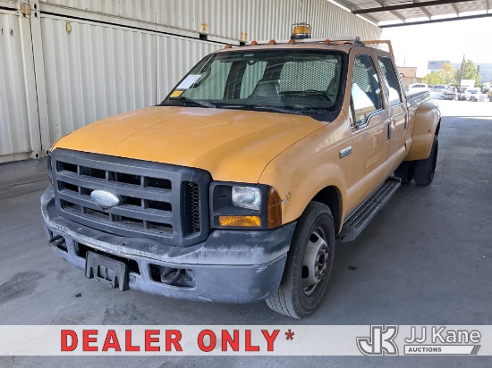 (Jurupa Valley, CA) 2006 Ford F-350 SD Crew-Cab Dual Wheel Pickup Truck Runs & Moves) (Dash Warning