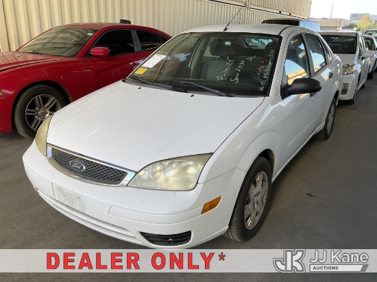 (Jurupa Valley, CA) 2007 Ford Focus 4-Door Sedan Runs & Moves) (Dash Warning Indicators On