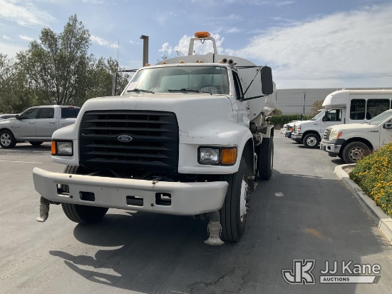 (Jurupa Valley, CA) 1998 Ford F800 Water Tank Truck Runs & Moves