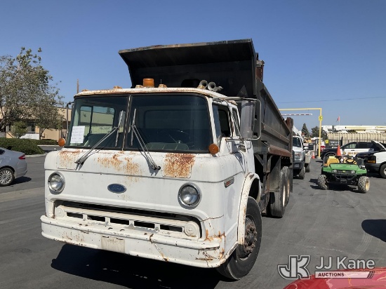 (Jurupa Valley, CA) 1990 Ford CT8000 T/A Dump Truck Runs, Moves, & Dump Operates