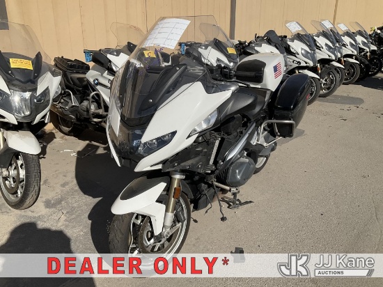 (Jurupa Valley, CA) 2022 BMW R 1250 RT Motorcycle Runs, Operation Unknown) (Dash Warning Indicators