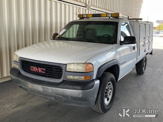 (Jurupa Valley, CA) 2001 GMC Sierra 2500HD Enclosed Service Truck Runs & Moves