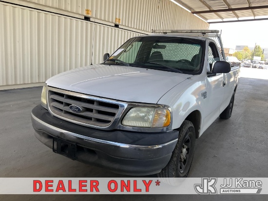 (Jurupa Valley, CA) 2002 Ford F-150 Regular Cab Pickup Truck Runs & Moves) (CNG Tank Expired 2016