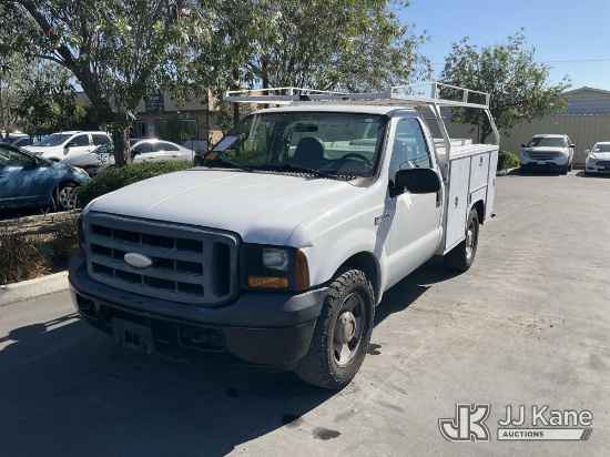 (Jurupa Valley, CA) 2006 Ford F-350 SD Enclosed Service Truck Runs & Moves