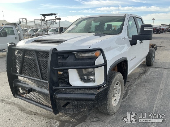 (Salt Lake City, UT) 2021 Chevrolet Silverado 2500HD 4x4 Crew-Cab Chassis Runs & Moves) (Dash Warnin