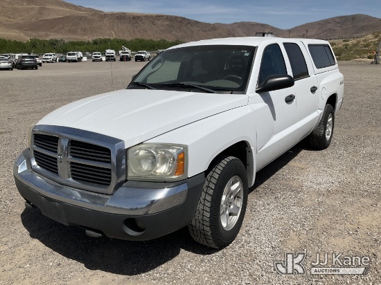 (Sparks, NV) 2005 Dodge Dakota 4x4 Crew-Cab Pickup Truck Runs & Moves