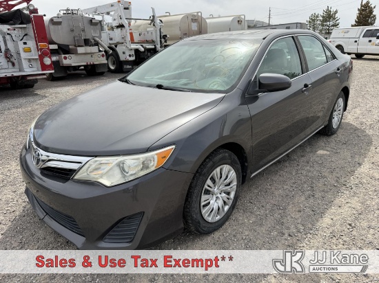 (Sparks, NV) 2012 Toyota Camry 4-Door Sedan Runs & Moves) (Dash Warning Indicators On