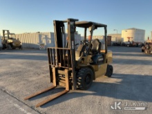 (Dixon, CA) 2001 CAT DP30K (1650794 )