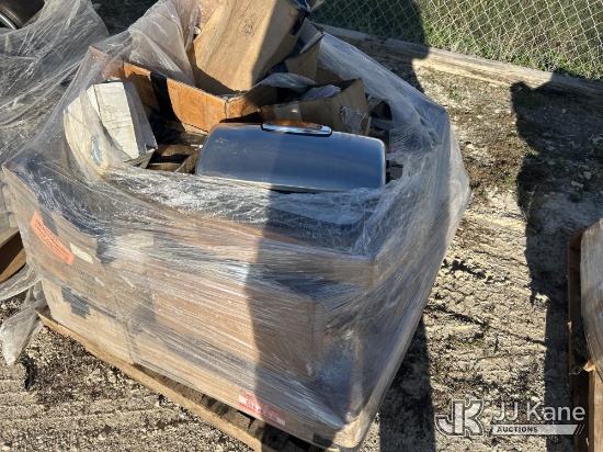 (Waxahachie, TX) (1 Pallet) PARTS. Camshaft brake x2, Camshaft x2, Cap filter x2, Air horn, KT air h