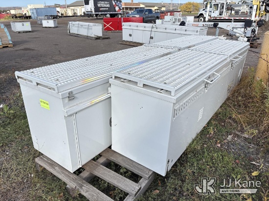 (Superior, WI) (1) white painted aluminum box with grip strut top, 162 in long, 24 in deep, height 3