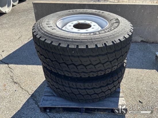 (Kansas City, MO) Pair Of Michelin 425/65R22.5 Tires W/Rims (1654201 )