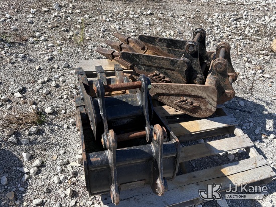 (Hawk Point, MO) Various Buckets (1654446 )