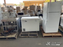 (Jurupa Valley, CA) (3 Pallets) Refrigerator, Freezer, Stove (1653371 )