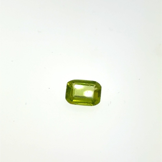Emerald Cut Green Peridot Gemstone 1.5ct 5.9x8.2mm