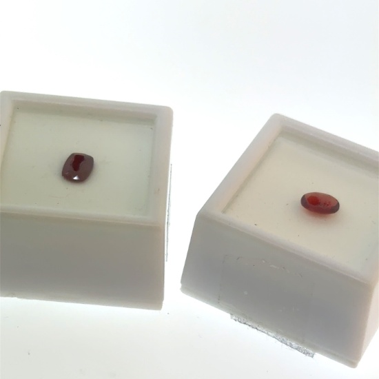 2 x Oval Cut Red Labradorite Gemstones 8x6mm 1.1ct