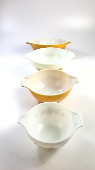 Vintage Pyrex 4 Bowl Set - Butterfly Gold Cinderella