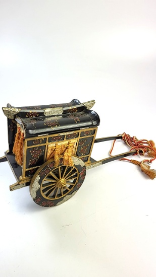 Vintage Japanese Black Lacquer Ox Carriage Music Box