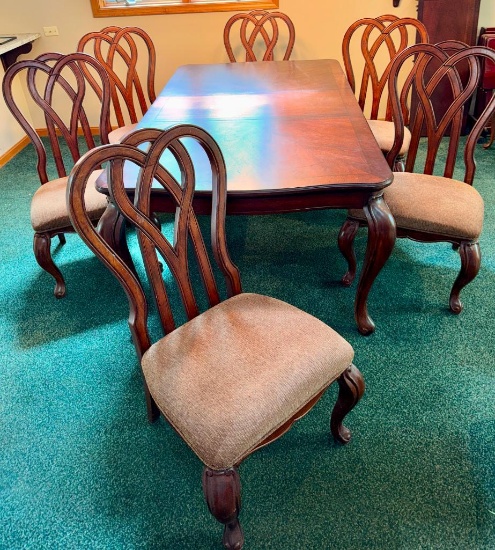 Traditional Mahogany Style Dining Table with 6 Ribbon Back Chairs