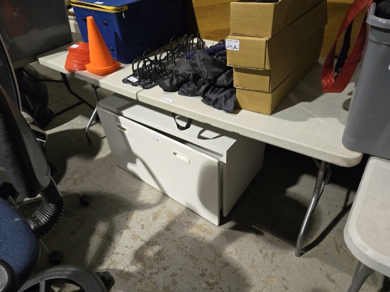 6' Folding Table