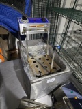 Globe PF16E-C Electric Countertop Fryer