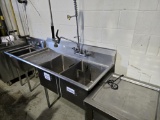 Omcan 25267 Left Drain Board 18” x 21” x 14” Two Tub Sink with Corner Drain